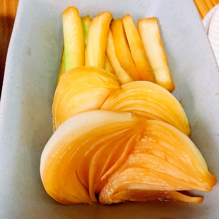 さっぱり◎セロリと新たまねぎの酢醤油漬け